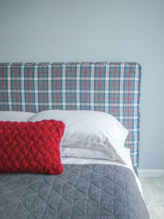 How to Make a Headboard Slipcover with No-Sew Piping (or welting). What a super easy way to change up your bedroom!