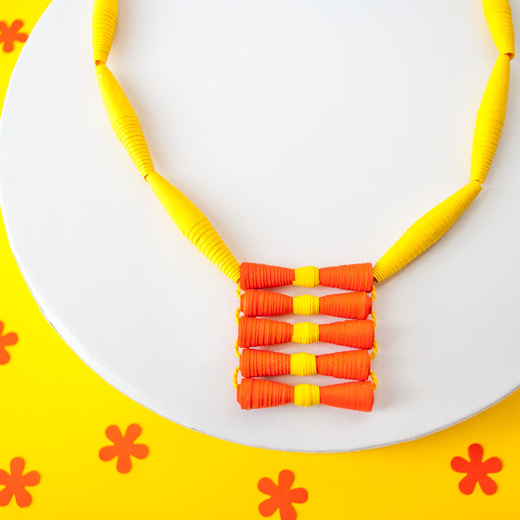Paper bead necklace idea inspired by daffodils