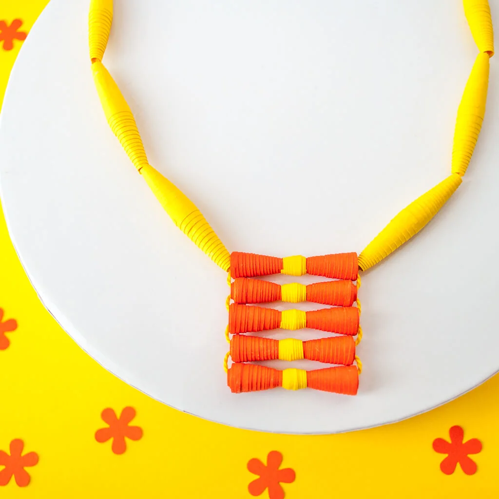 Paper bead necklace idea inspired by daffodils