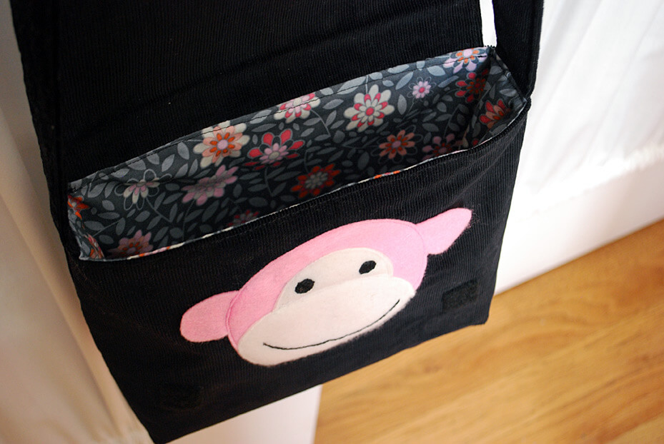 Free Kid-Sized Messenger Bag Sewing Pattern and Tutorial