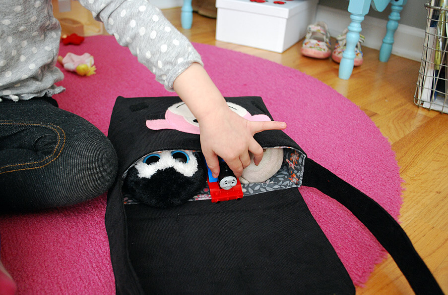 Free Kid-Sized Messenger Bag Sewing Pattern and Tutorial