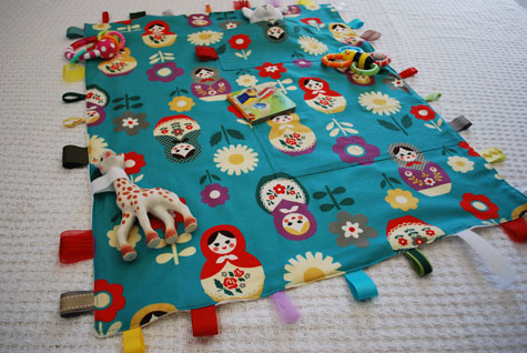 Kid's Travel Toy Blanket with Velcro Loops and Ribbon Tags free DIY tutorial and pattern