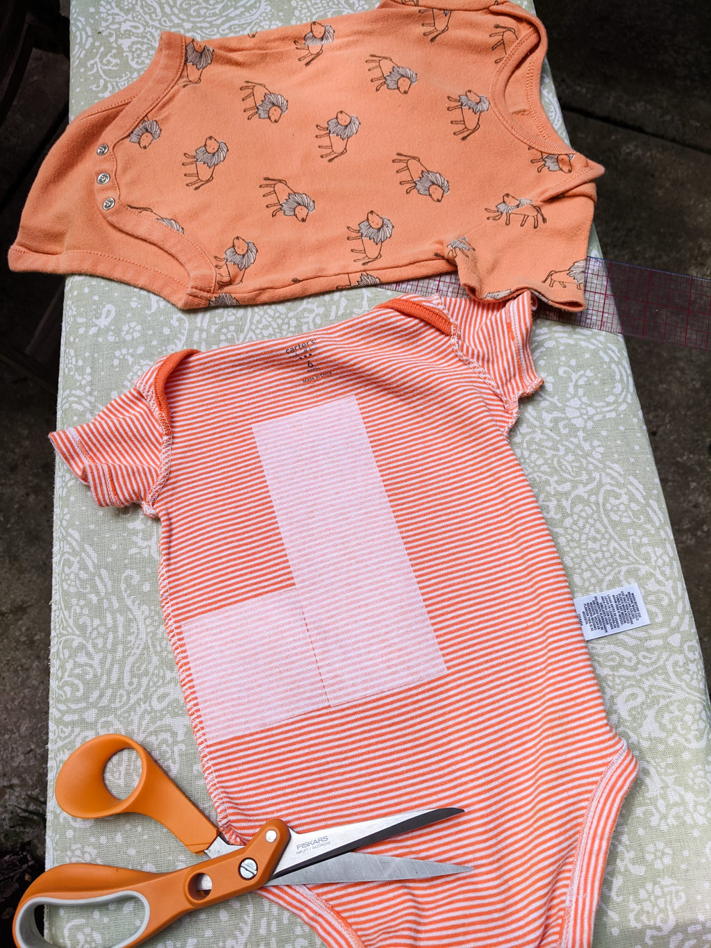 Making a baby clothes quilt