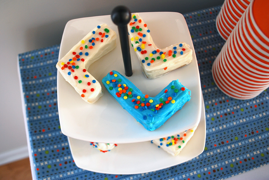 How to make Letter Mini Birthday Cakes