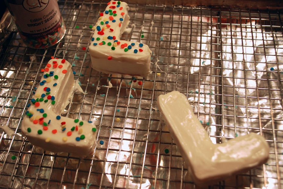 How to make Letter Mini Birthday Cakes