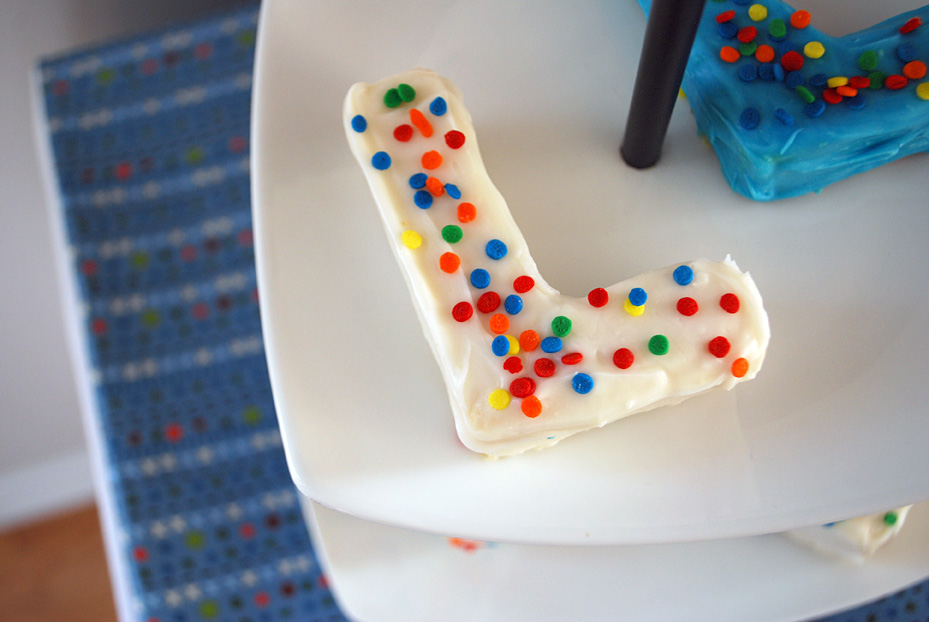 How to make Letter Mini Birthday Cakes