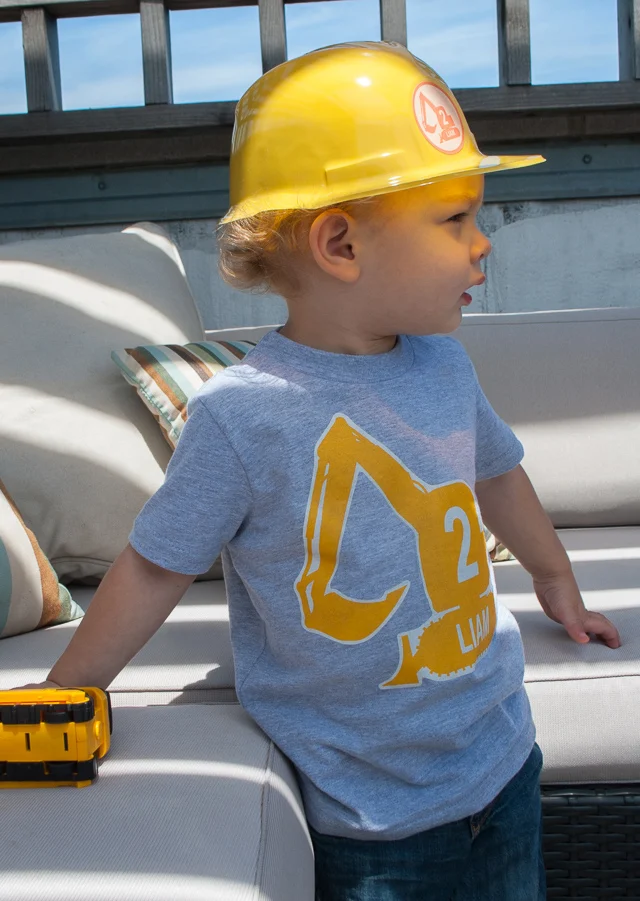 How to make a DIY personalized excavator digger iron-on t-shirt for a #construction birthday party. Just type to personalize, print, iron on, and wear!