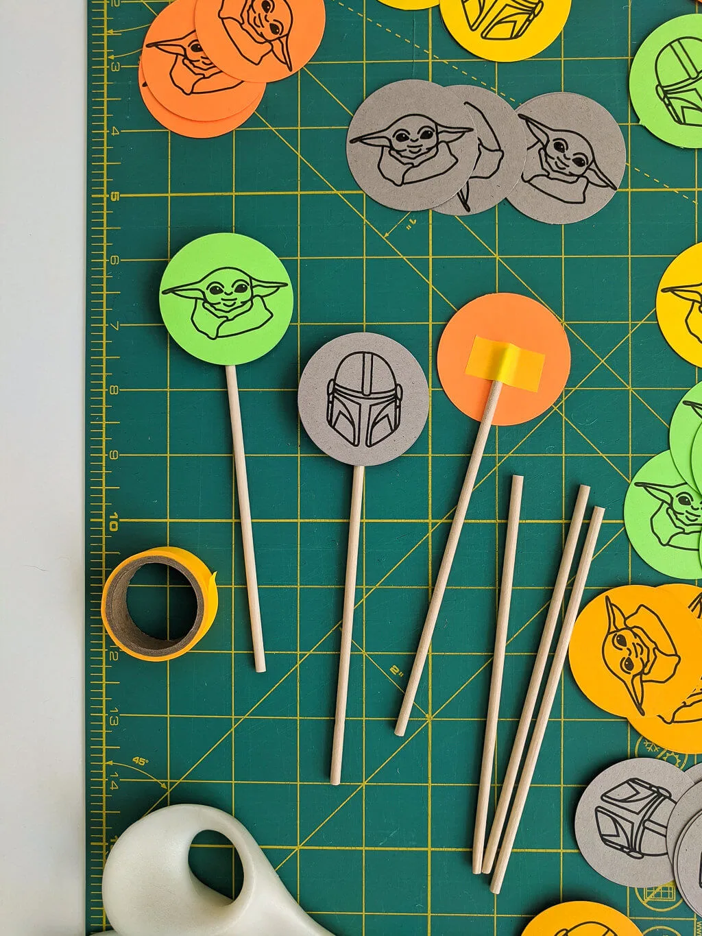 Making Mandalorian helmet and Baby Yoda cupcake toppers