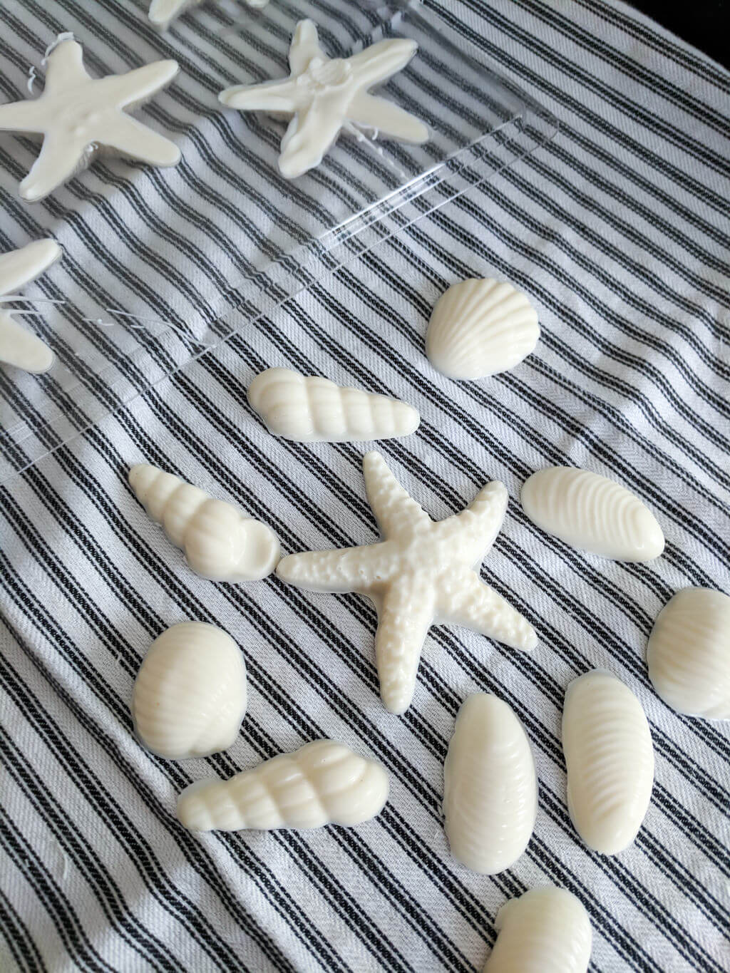How to make white chocolate shells and starfish