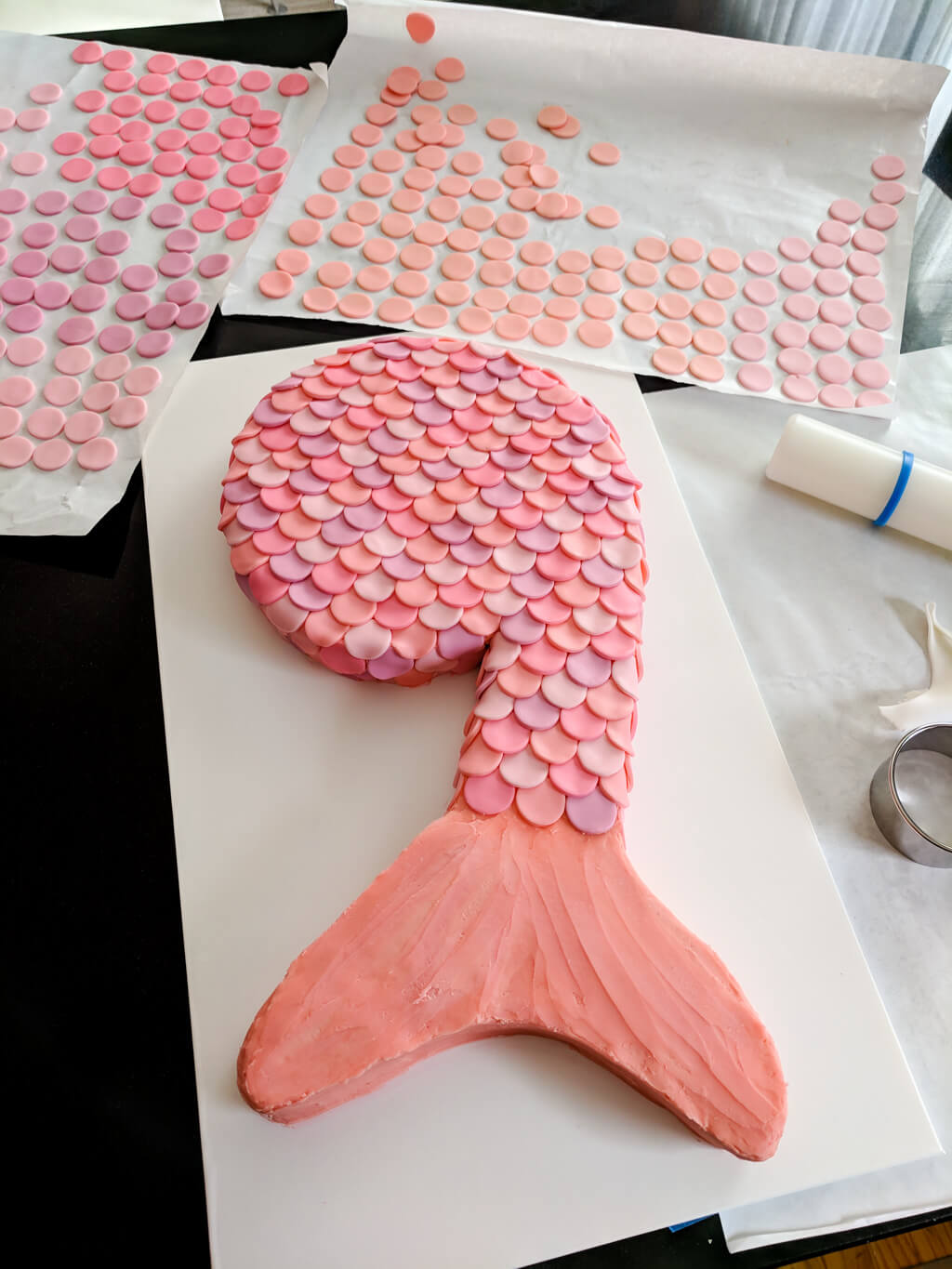 How to make a mermaid birthday cake with fondant scales