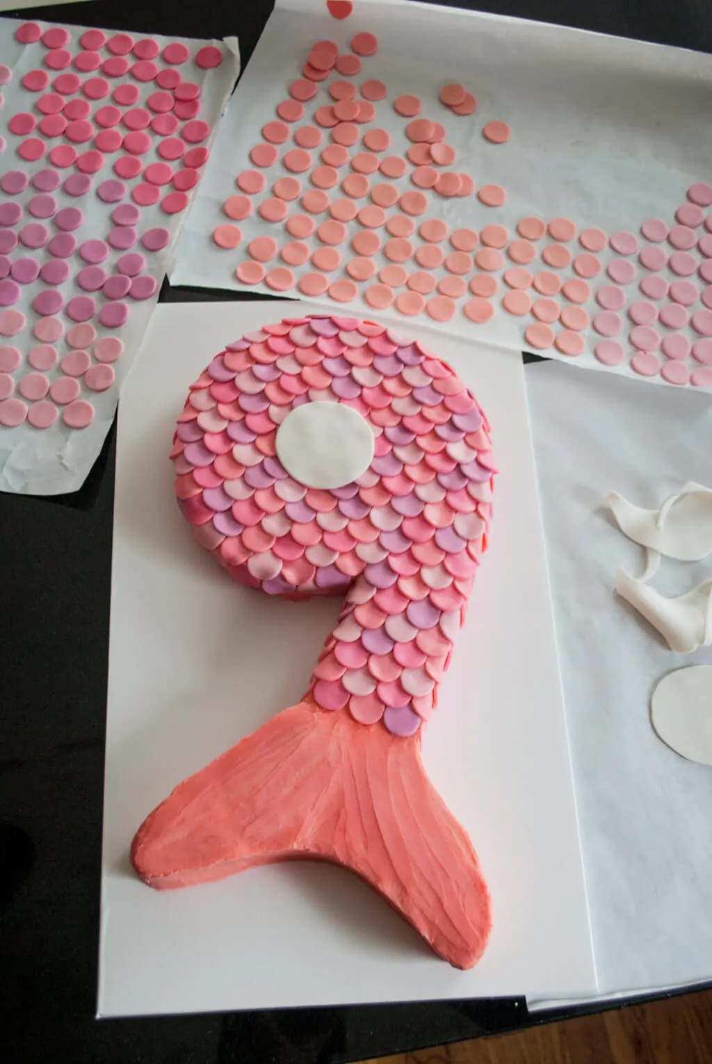 How to make a mermaid birthday cake with fondant scales