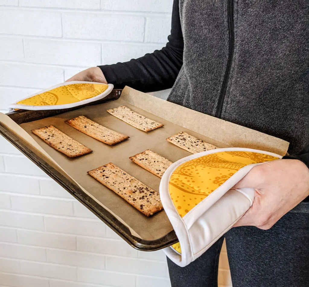 DIY modern quilted potholder that folds like a taco around cookie sheets