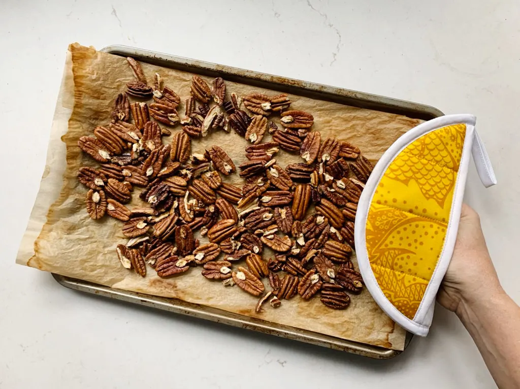 DIY modern quilted potholder that folds like a taco around cookie sheets