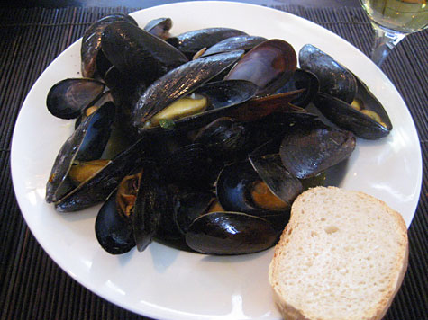 Mussels in broth
