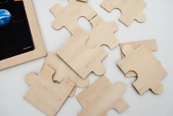 How to make no-smudge DIY Chalkboard Puzzles using recycled wooden puzzles free craft tutorial