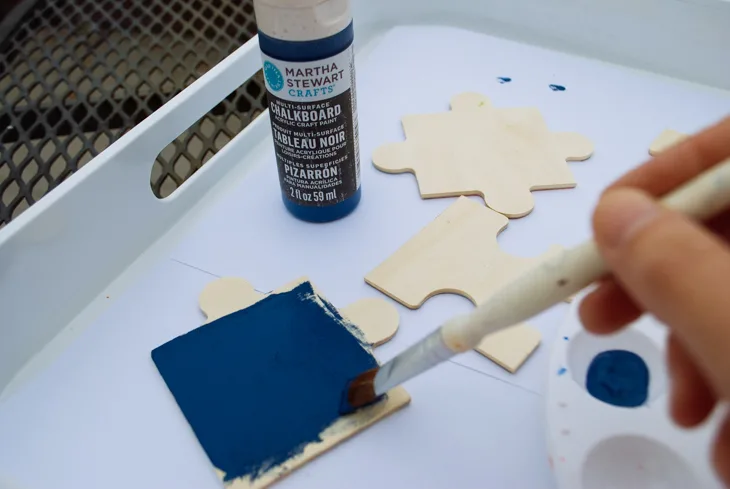 How to make no-smudge DIY Chalkboard Puzzles using recycled wooden puzzles free craft tutorial @merrimentdesign @marthastewart