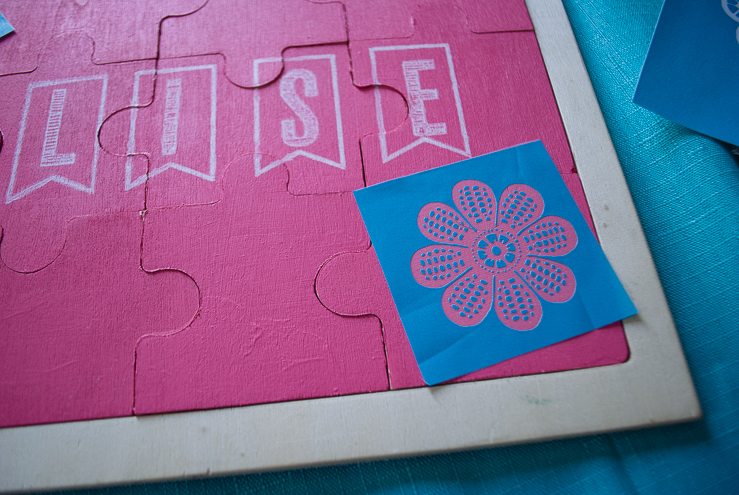 How to make no-smudge DIY Chalkboard Puzzles using recycled wooden puzzles free craft tutorial