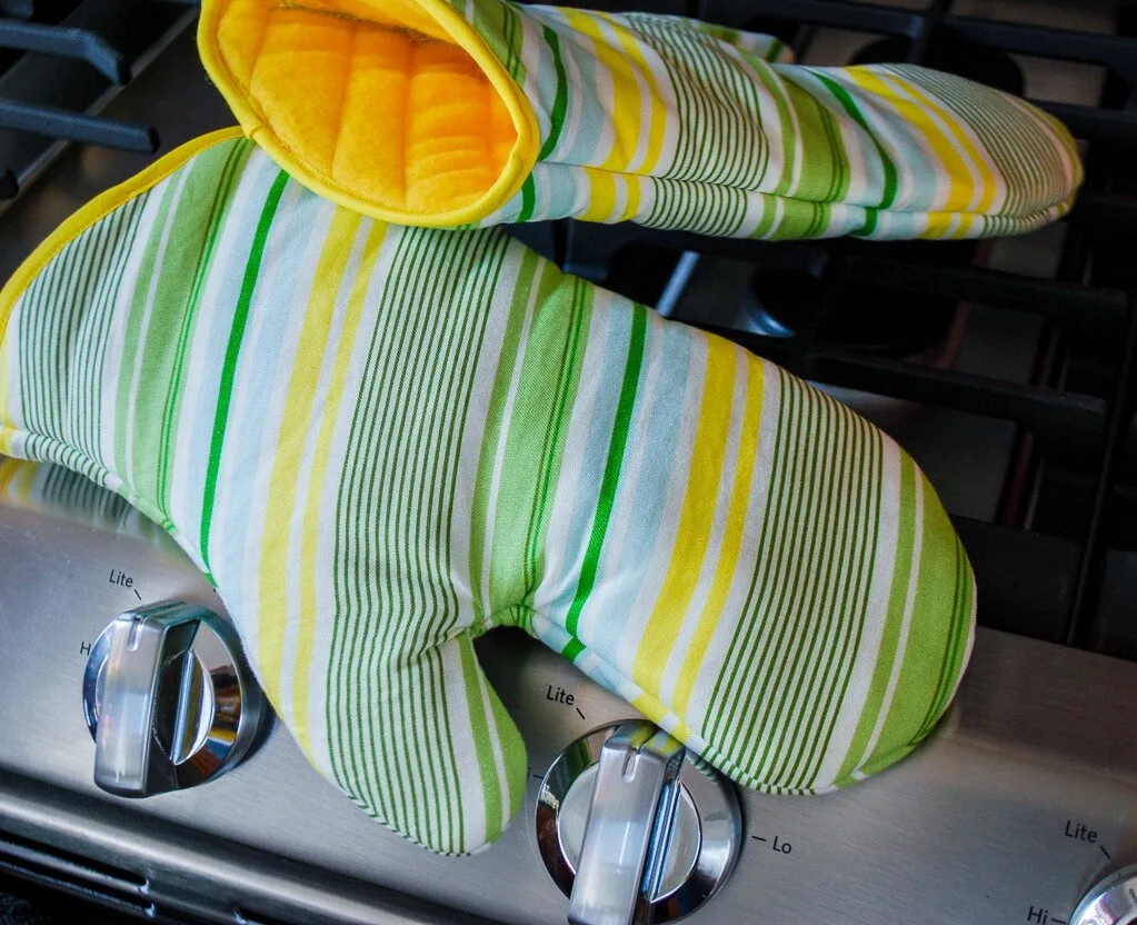 Let's Cook Oven Mitts And Potholder Set – Oven Mitts Co.