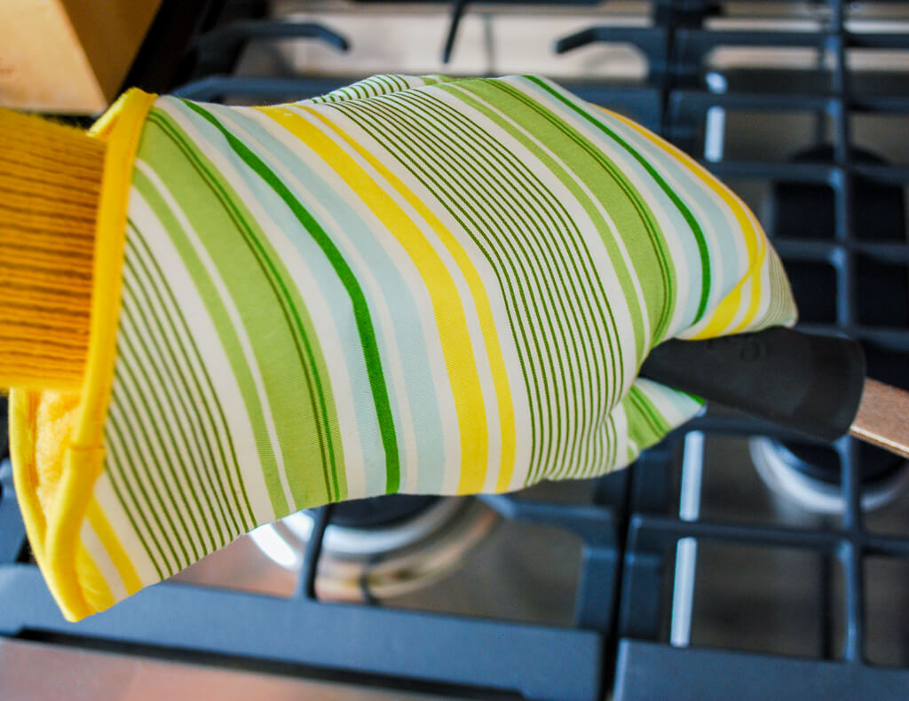 Oven mitt free sewing pattern - Merriment Design