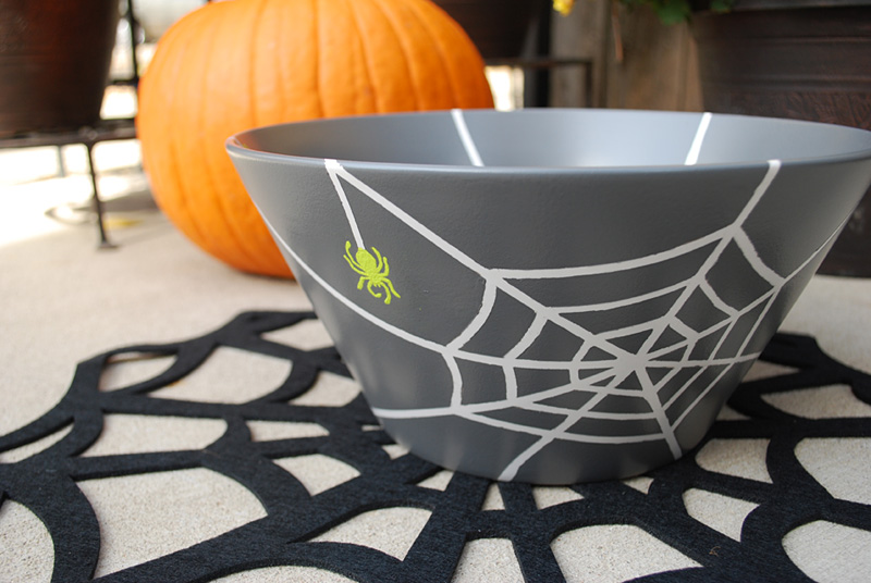 Painted Spiderweb Halloween Trick-Or-Treat Candy Bowl free project tutorial