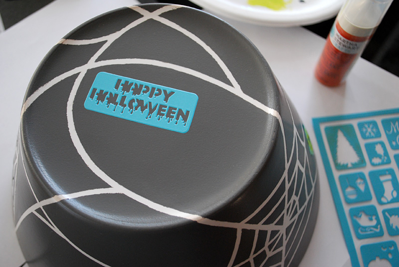 Painted Spiderweb Halloween Trick-Or-Treat Candy Bowl free project tutorial