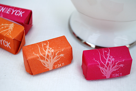 How to make personalized sugar cubes wrappers, how to wrap sugar cubes tutorial instructions and free printable template