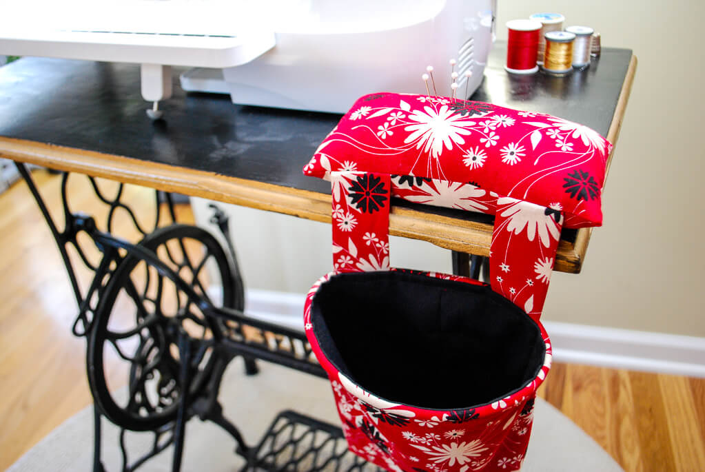 DIY Pincushion Thread Catcher free sewing pattern and tutorial