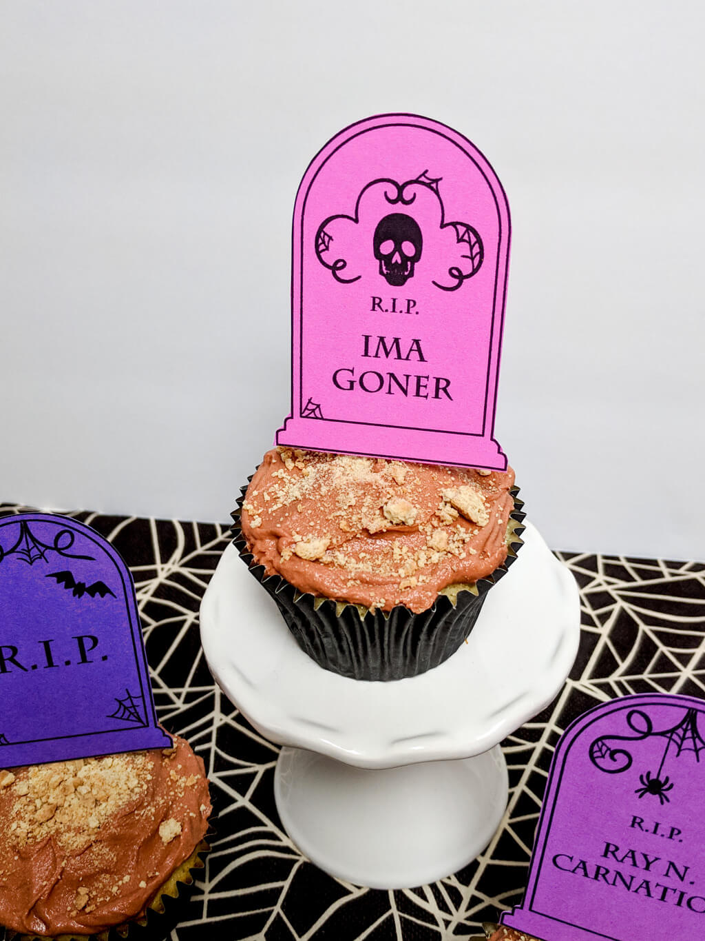 Easy Halloween cupcakes for kids with funny tombstone sayings