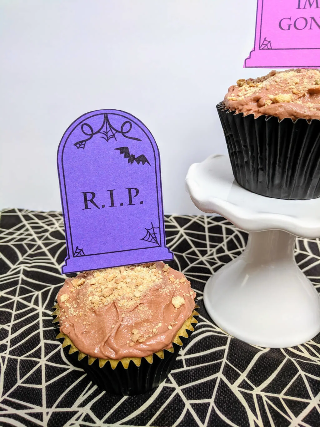 Easy Halloween cupcakes for kids with funny tombstone sayings
