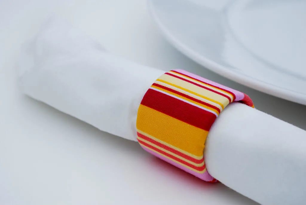 How to make fabric napkin rings from recycled plastic wrap cardboard tubes