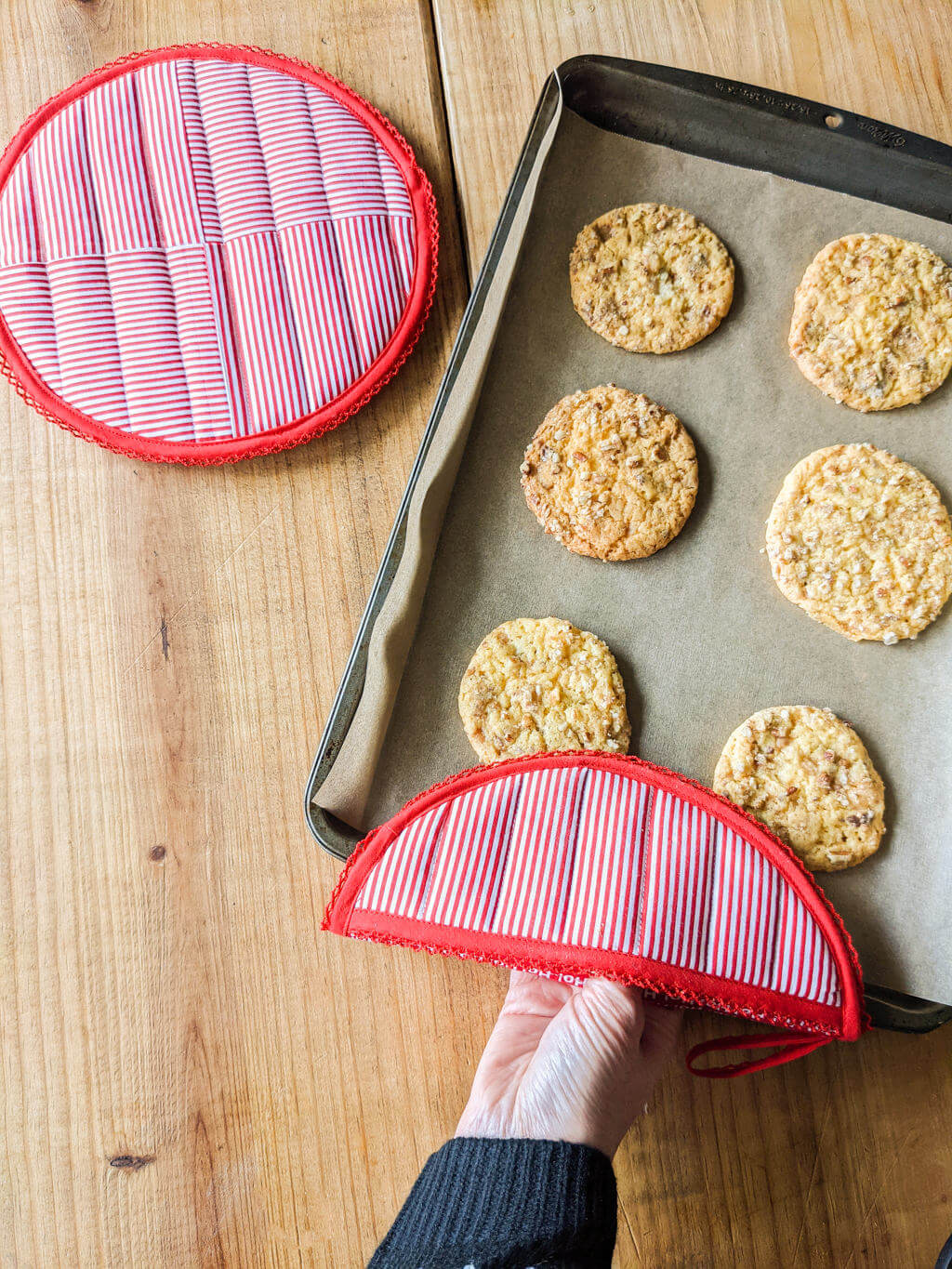 Round pot holders sewing pattern with cookies
