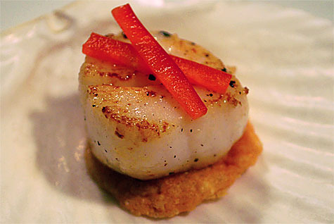 Merriment :: Seared scallop on parmesan crisps easy appetizer