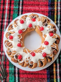 Swedish Tea Ring recipe for Christmas morning breakfast - cinnamon roll wreath