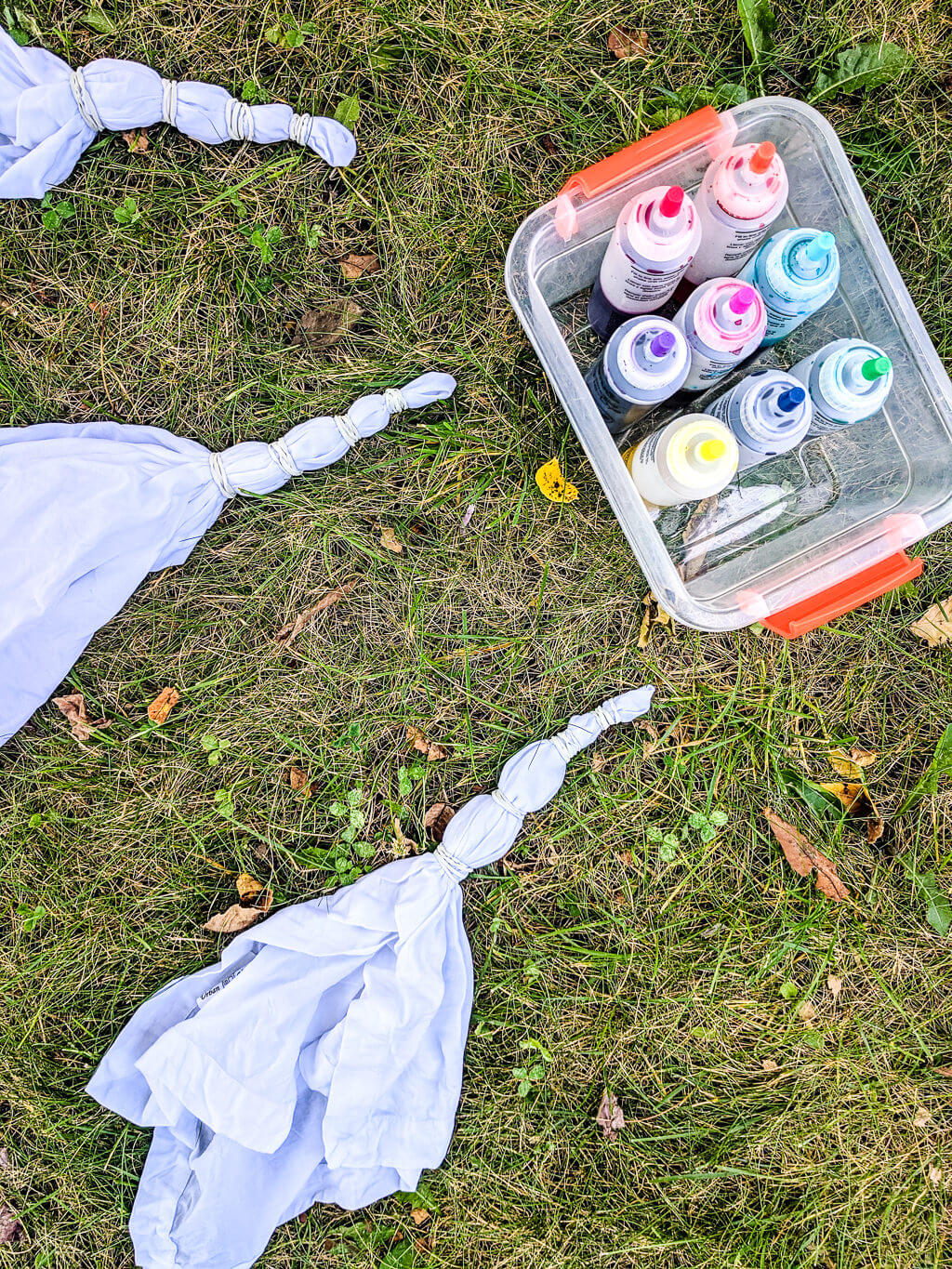 White cloth dinner napkins ready to tie-dye