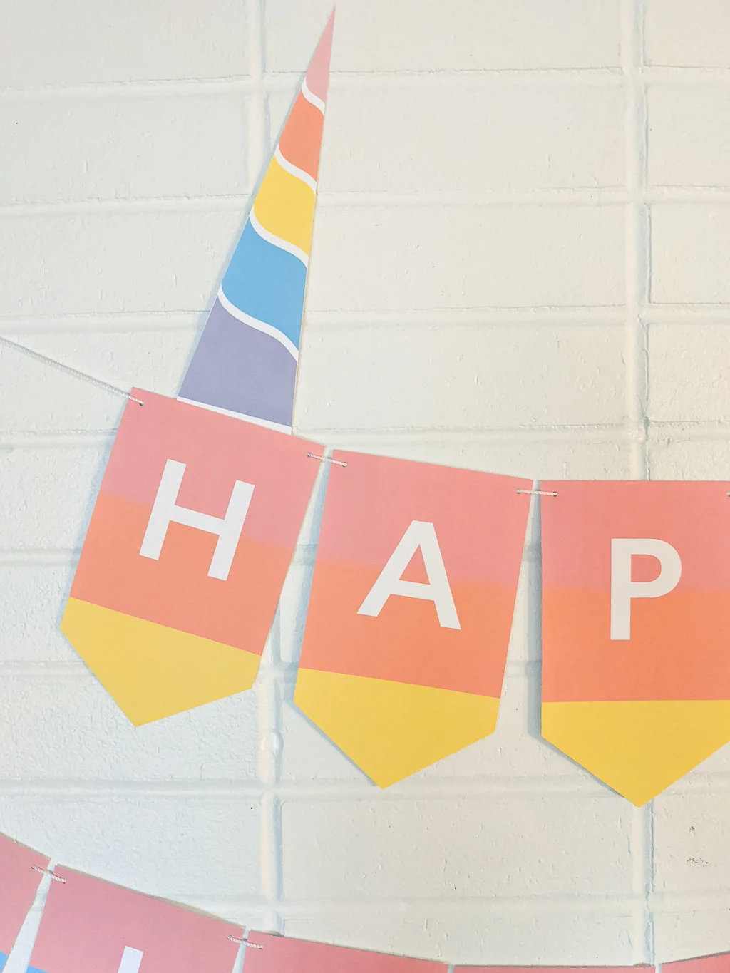 Rainbow unicorn happy birthday banner printable letters Rainbow unicorn happy birthday banner free printable letters