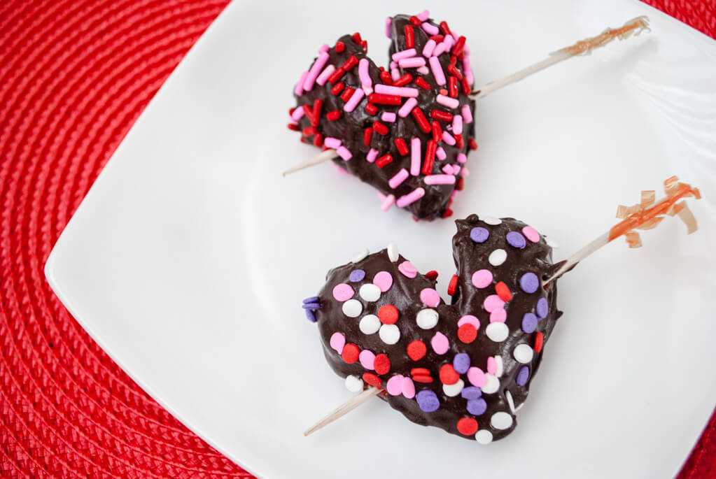 DIY heart-shaped chocolate-covered strawberry hearts