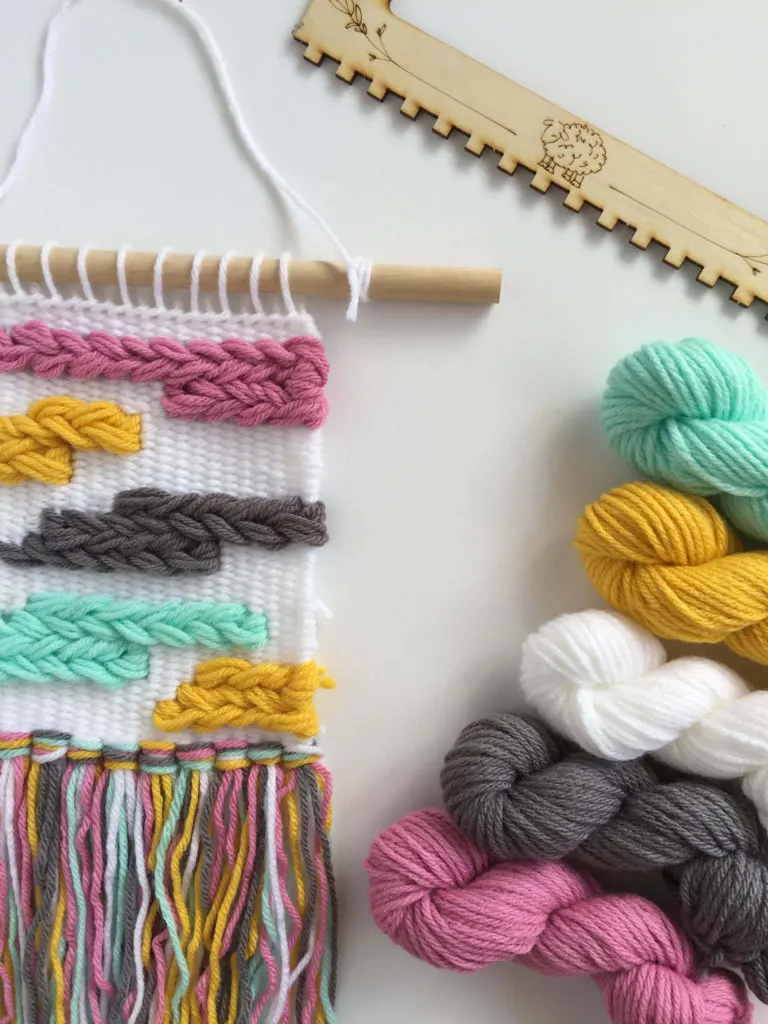 Beginner weaving kit